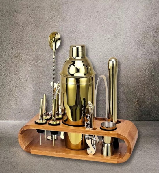 Cocktail Shaker Gold cu 11 Accesorii si Suport Bambus - Gift Set