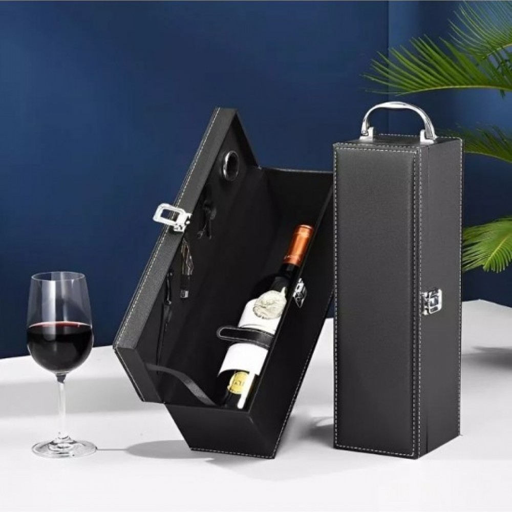 Cutie neagra din piele ecologica pentru 1 sticla de vin cu accesorii incluse