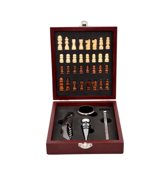 Set 4 accesorii pentru vin in cutie sah