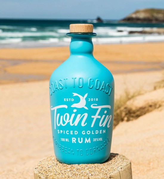 Rom Twin Fin Spiced Golden 0.7L Rom Twin Fin Spiced Golden 0.7L